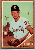1962 Topps #147b Bill Kunkel : Green Tint, Pitching
