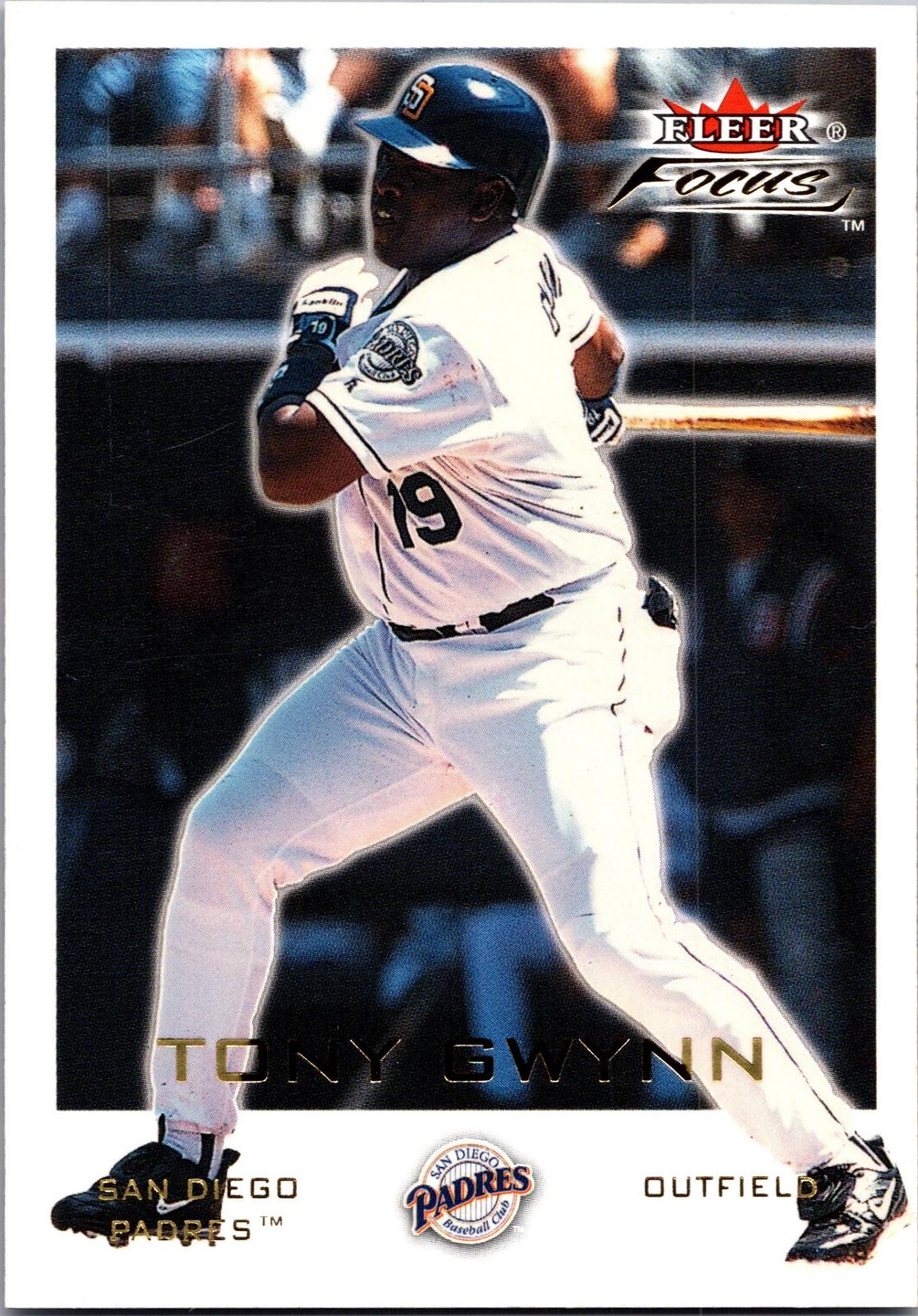 2001 Fleer Focus #102 Tony Gwynn