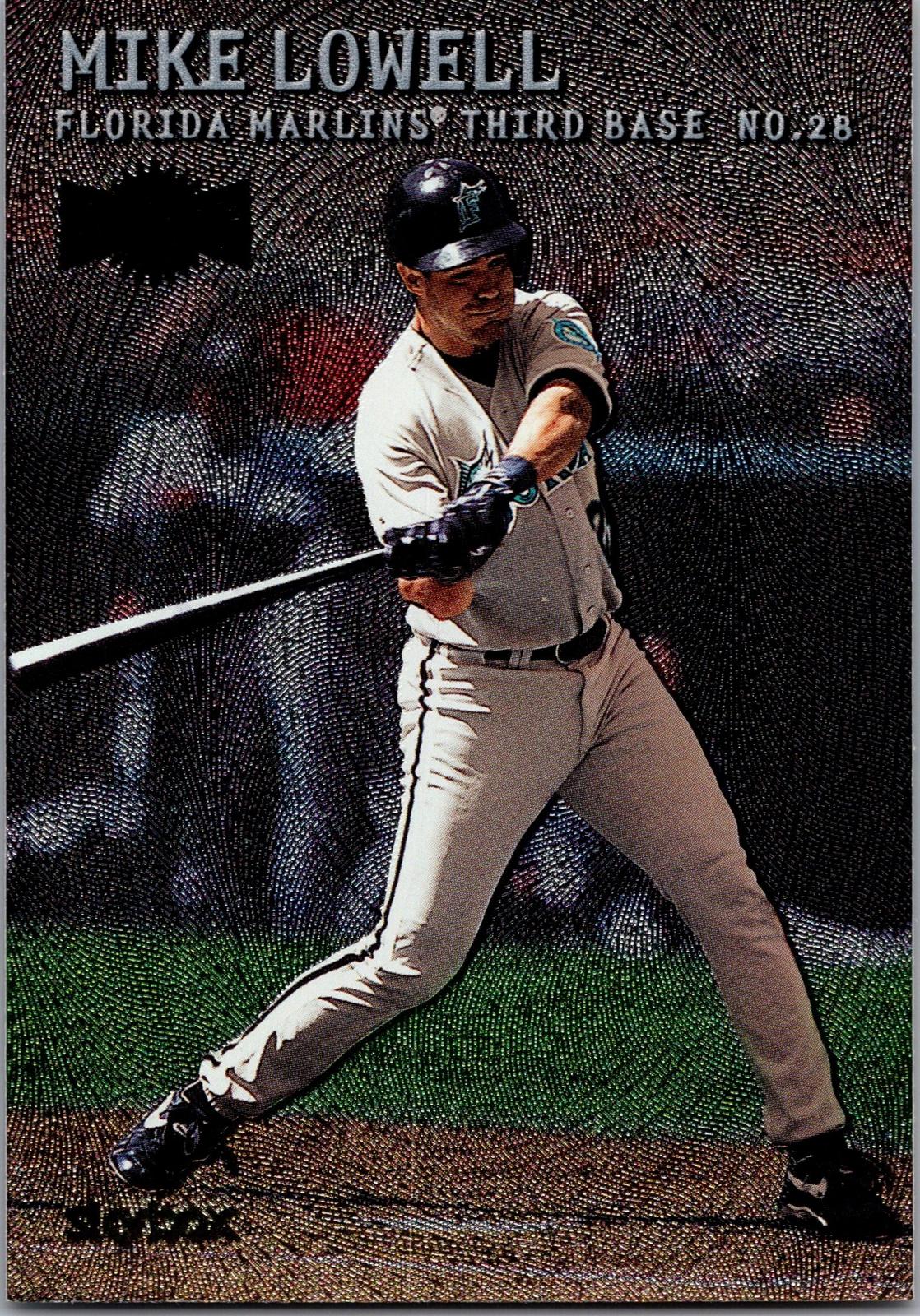 2000 Metal #49 Mike Lowell
